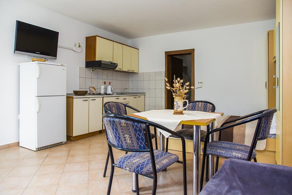 Apartments Zovko Drace Exterior photo
