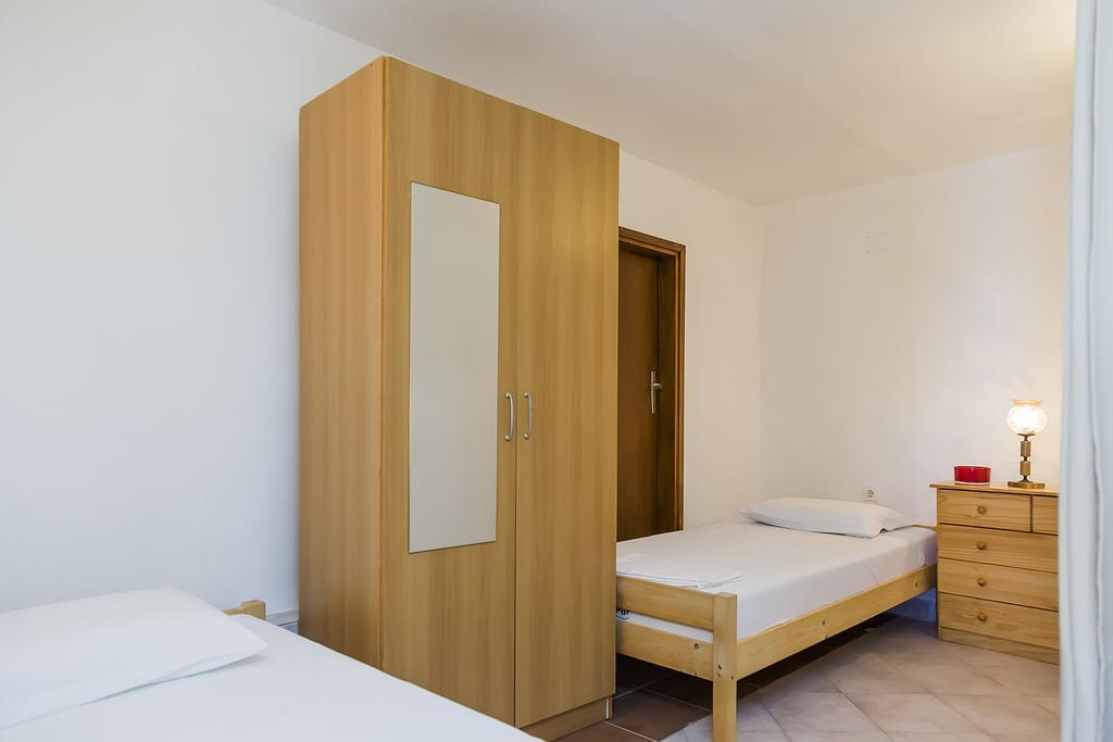 Apartments Zovko Drace Exterior photo